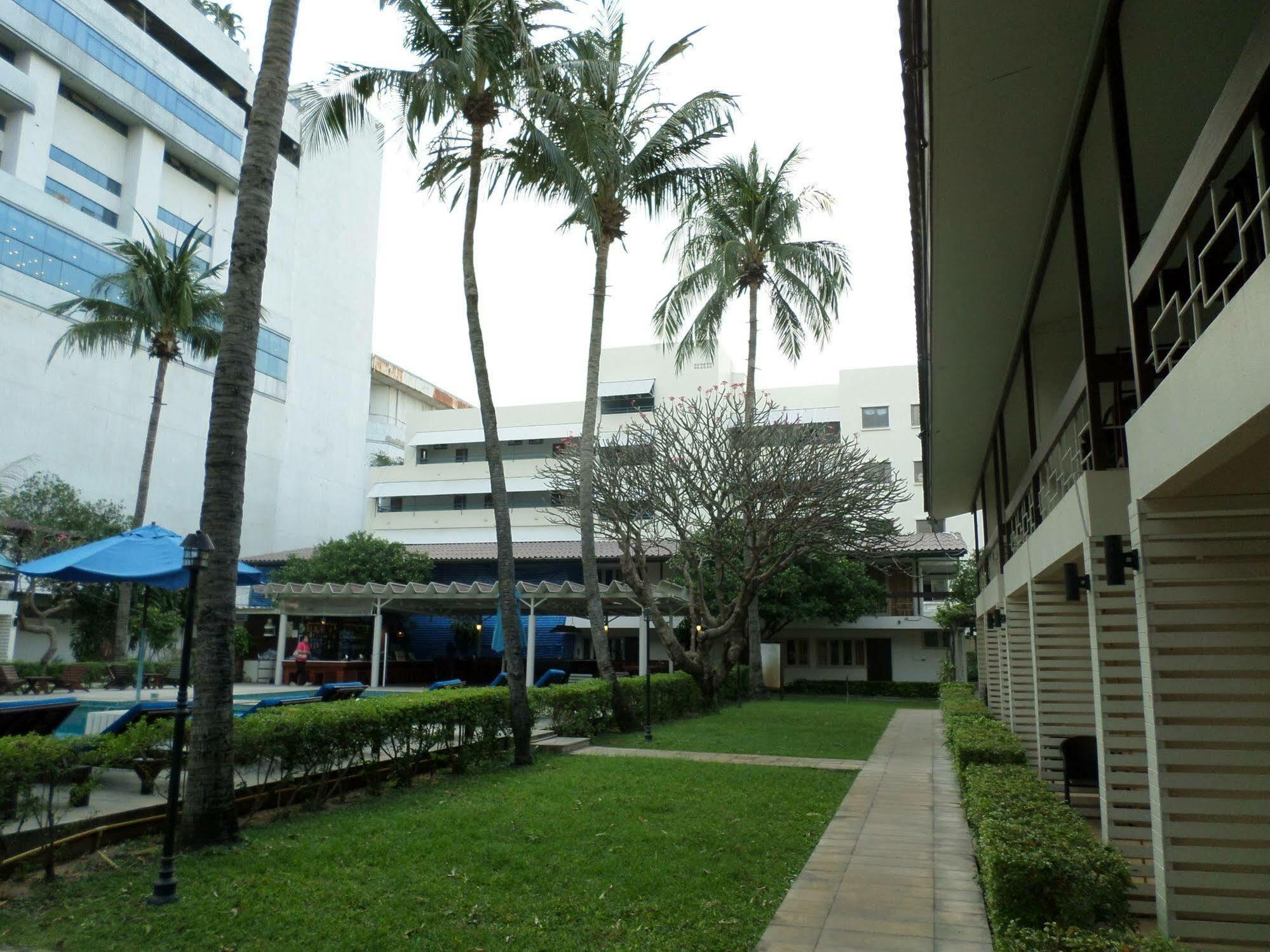 Nautical Inn Pattaya Exterior foto